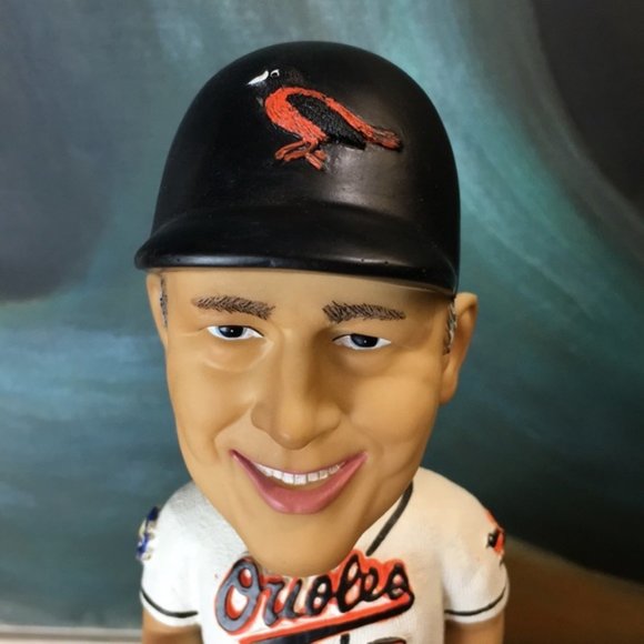 Vintage Cal Ripken MLB Bobblehead - Picture 7 of 8